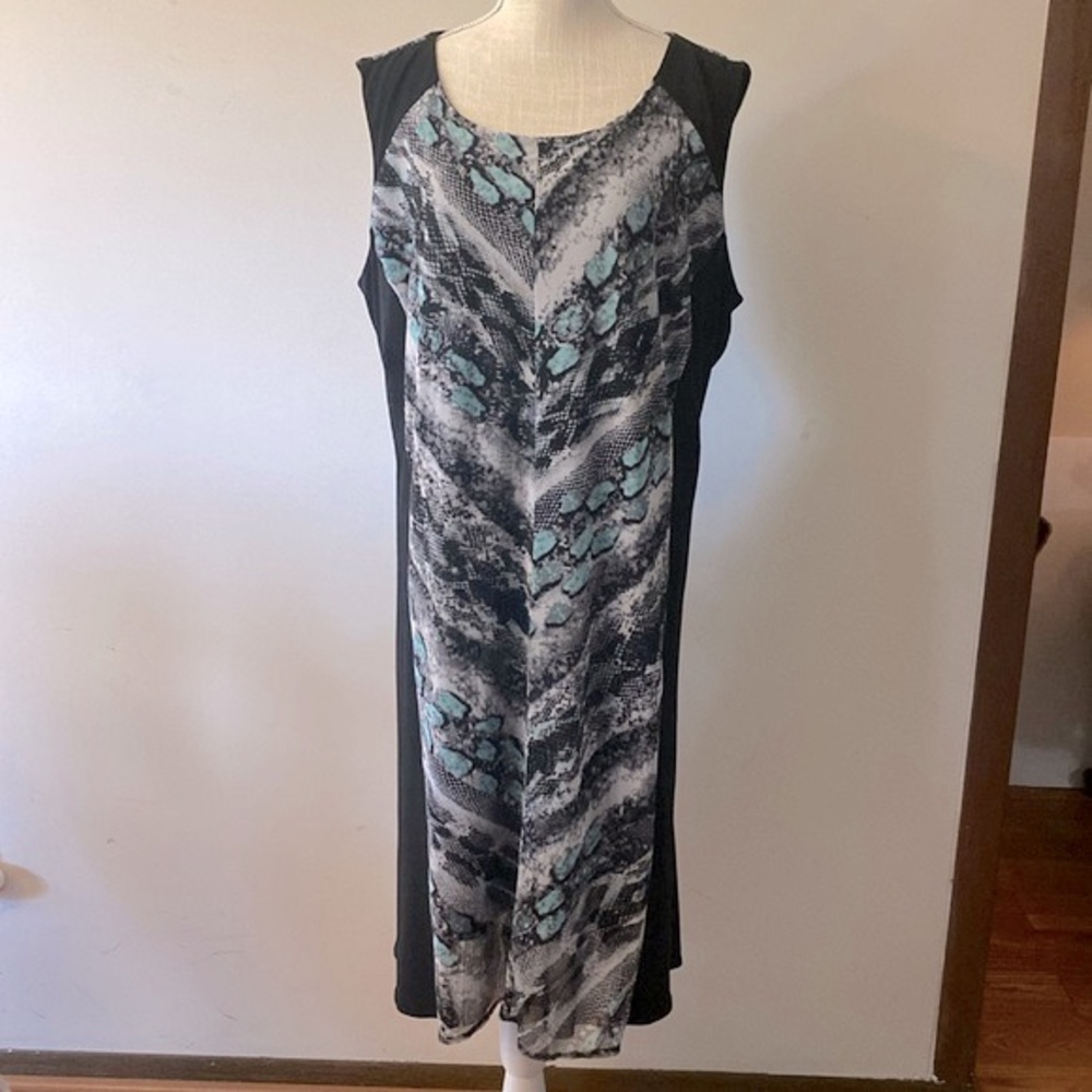 Picadilly Fashion woman’s knee length black, turquoise chevron snake print 3X